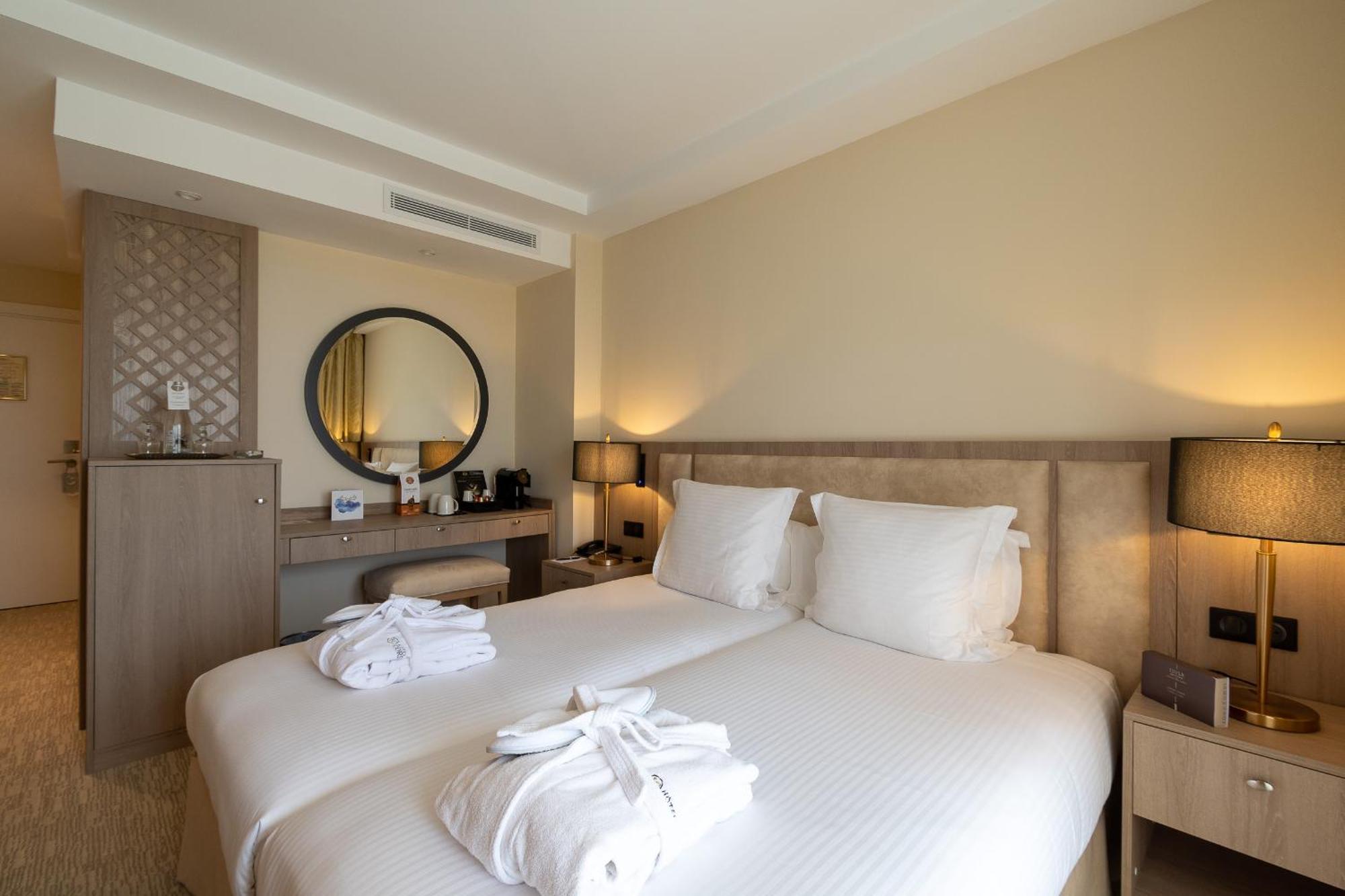 Hotel Corsica & Spa Calvi  Bilik gambar